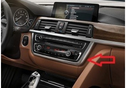 CADRE CHROMÉ RECOUVRANT LA CONSOLE CENTRALE POUR LES BMW 3 SÉRIES F30 ET F31