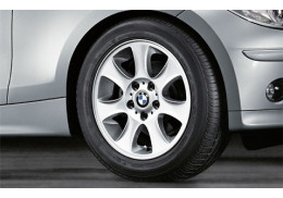 Jantes Style 151 à rayons en étoile pour BMW Série 1 E81 E82 E87 E88