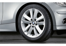 Jante Style 141 à rayons en V pour BMW Série 1 E81 E82 E87 E88