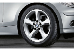 Jantes Style 256 à rayons en étoile pour BMW Série 1 E81 E82 E87 E88