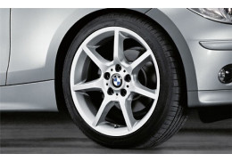 Jantes Style 180 à rayons en étoile pour BMW Série 1 E81 E82 E87 E88
