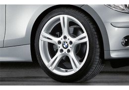 Jantes Style 181 à rayons en étoile pour BMW Série 1 E81 E82 E87 E88