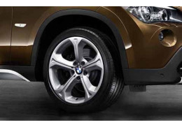 Jante Style 320 à rayons en étoile pour BMW X1 E84