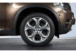 Jante Style 335 à rayons en Y pour BMW X5 E70