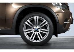 Jante Style 333 M à rayons doubles pour BMW X5 E70