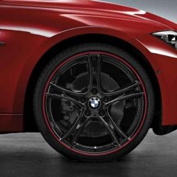 Jante Style 361 à rayons doubles, noires cerclées de rouge pour BMW Série 3 F30 F31