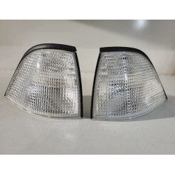 Feu clignotant avant gauche...