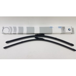 Jeu de balais d'essuie...