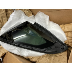 Vitre latérale fixe arrière...