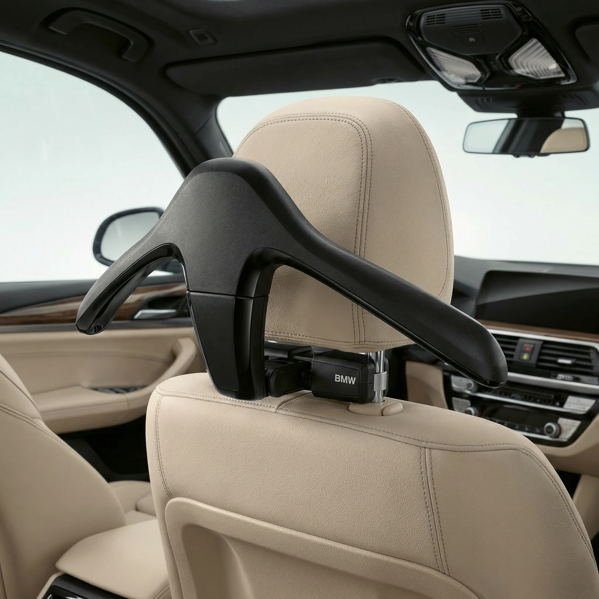 Cintre universel BMW Série 1 – visuel en situation sur véhicule BMW