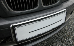 Support de plaque d'immatriculation chromée pour BMW Série 3 E46 coupé.