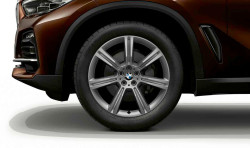 Jante 20" en alliage léger à rayons en étoiles style 736 pour BMW X5 G05