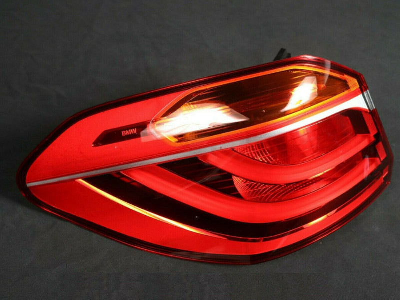 Feu arrière latéral avec porte-lampe ( coté au choix) pour BMW Série 2 Gran Tourer F46