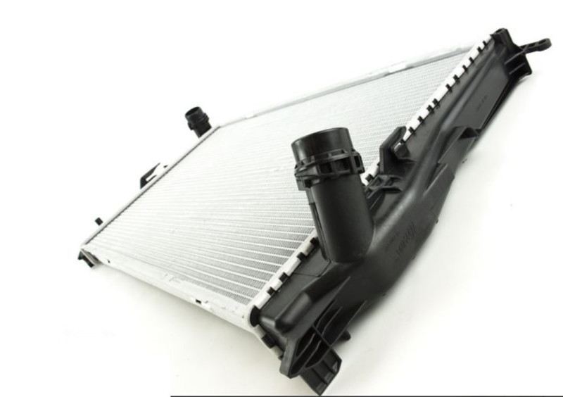 Radiateur du liquide de refroidissement pour BMW Série 1 E81 E82 E87 E88 (116d / 118d / 120d / 123d uniquement)