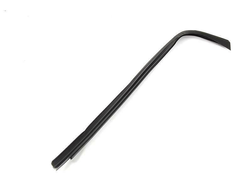 Cache déflecteur arrière droit  pour BMW E36