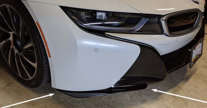 Séparateurs d'air (coté gauche et droit) noir brillant pour BMW i8