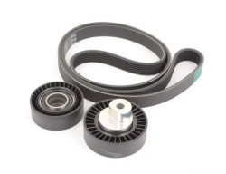 Kit courroie pompe eau alternateur (courroie tendeur de courroie et poulie de renvoie) pour BMW X3 E83 (3.0d uniquement)