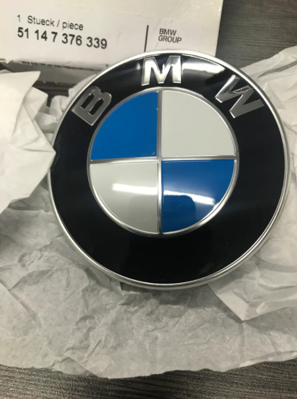 Logo de coffre BMW X1 F48