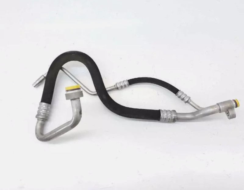 Tuyau d'aspiration évaporateur-compresseur pour BMW Série 1 E87 E81 E82