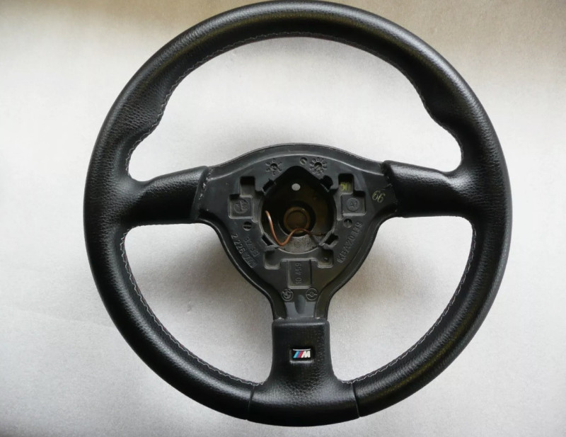Volant Cuir/Alcantara Pour BMW Série 3 E36 - Référence 10-104, Remis à Neuf - Garantie 2 Ans
