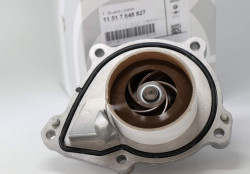 Pompe à eau mécanique AVEC VIS pour BMW Série 1 F20 F21 (114i / 116i / 118i / 120i uniquement)