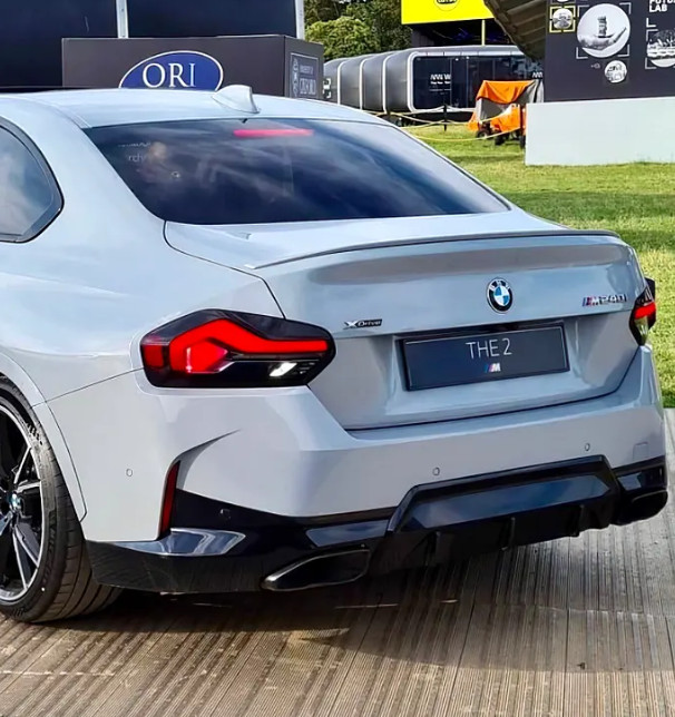 Spoiler arrière en apprêt avec ruban adhésif pour BMW Série 2 G42