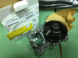 Pompe à eau mécanique avec joint pour BMW Série 5 E60 E61 LCI (520d uniquement)
