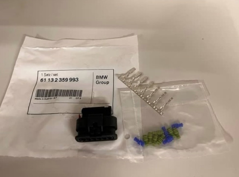 Kit réparation connecteur feu arrière 6 broches (coté au choix) pour BMW Série 1 F20 F21
